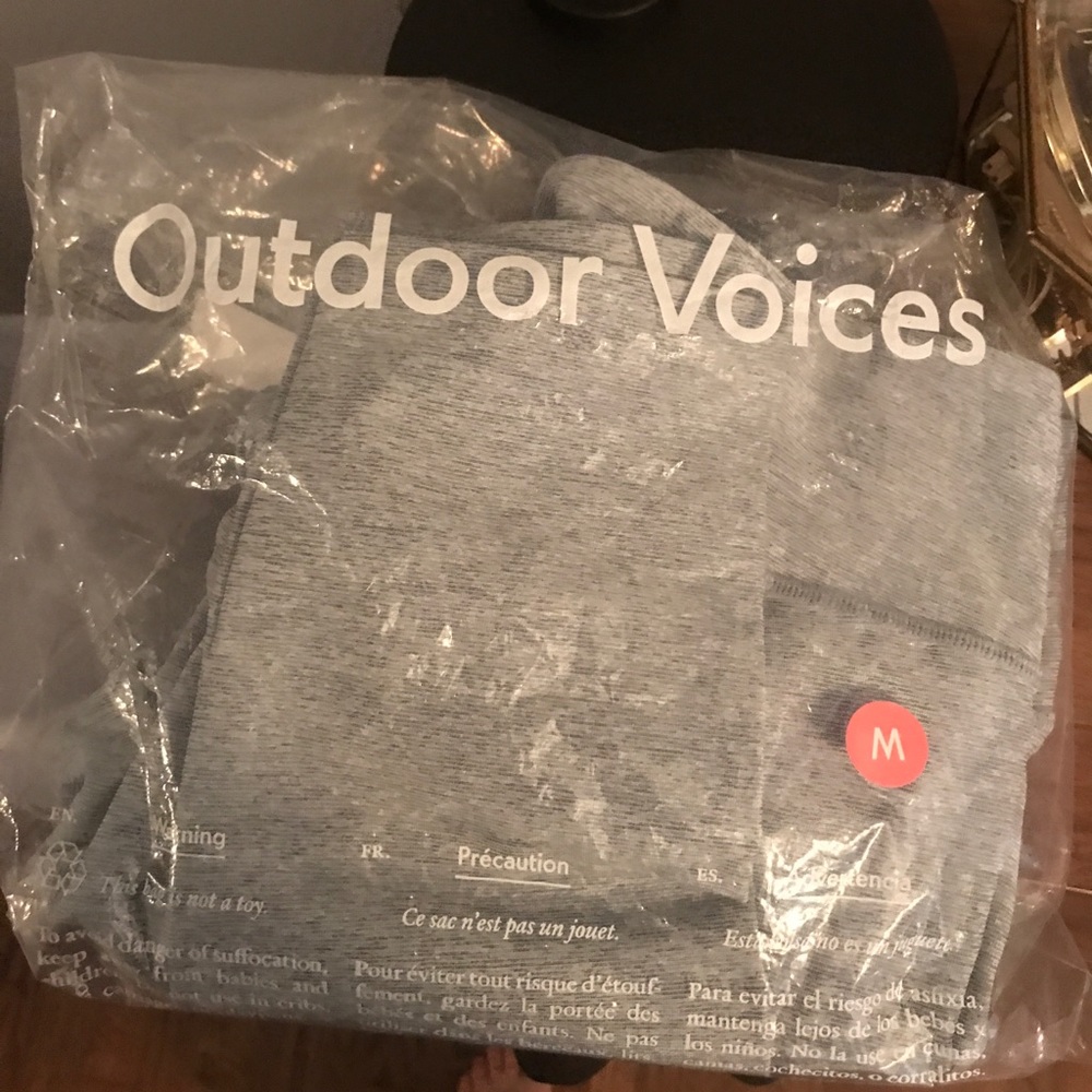 Outdoor voices leggings - M - never worn!